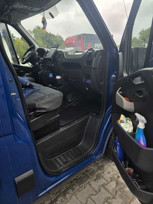 RENAULT MASTER 2,3dci.  anul 2015. 170cai. 10 europaleti