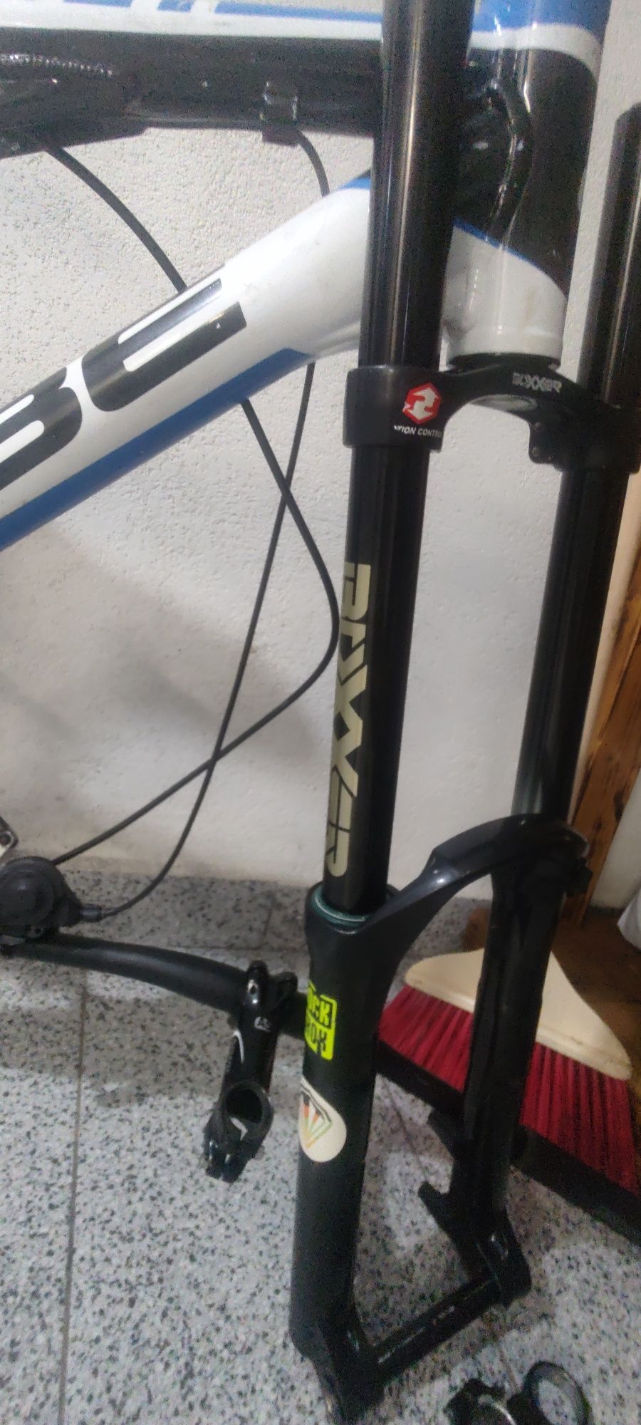 Furca rock Shox BOXXER RC 2017