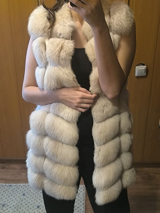 Меховая жилетка в отличном состоянии