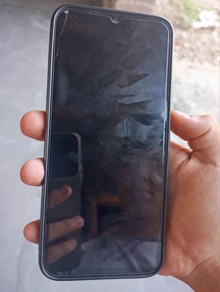 Samsung A14 xolati yaxsh kelshamz