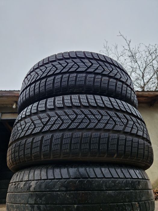 235 40 18 iarna M+S Pirelli Sottozero 3