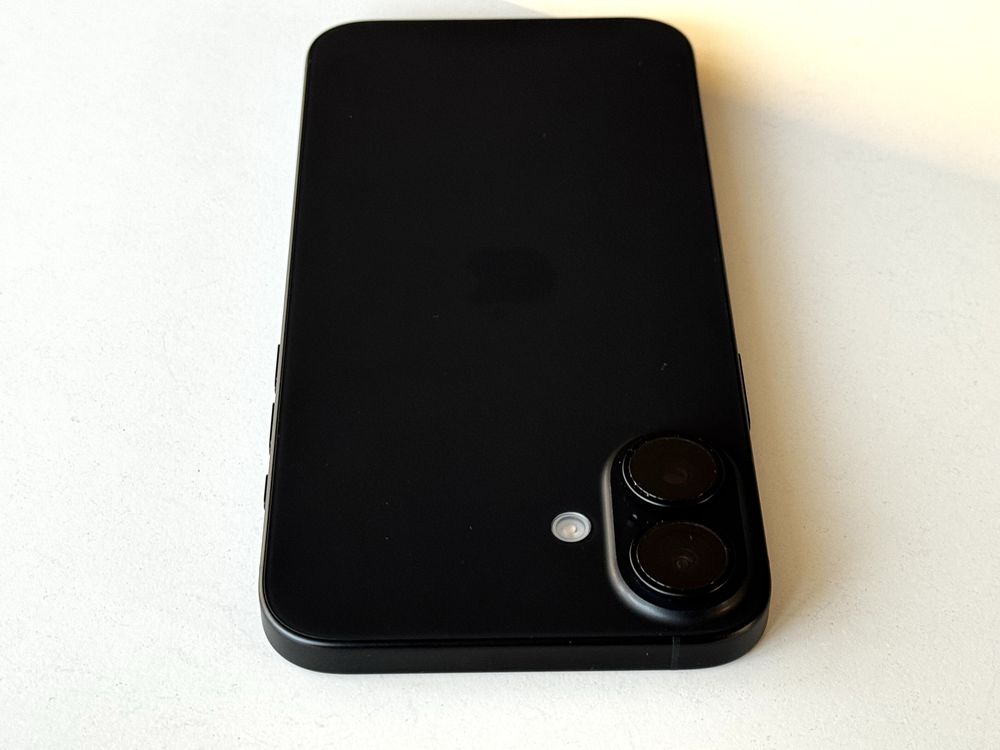 НОВ! Iphone 16 Plus 256GB Black Гаранция 6 месеца