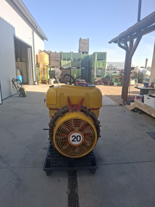 Pompă Atomizor Stropitoare pomi fructiferi și vita de vie