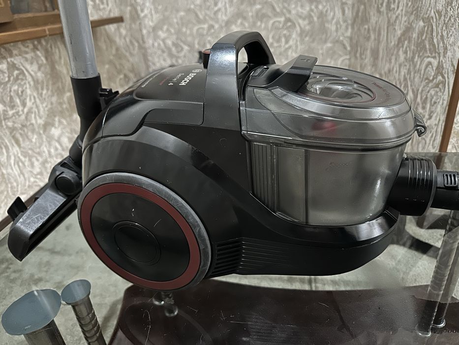 Пылесос Bosch в отличном состоянии plisos