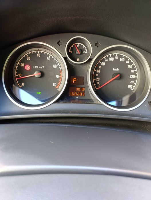 Продавам Опел ASTRA H