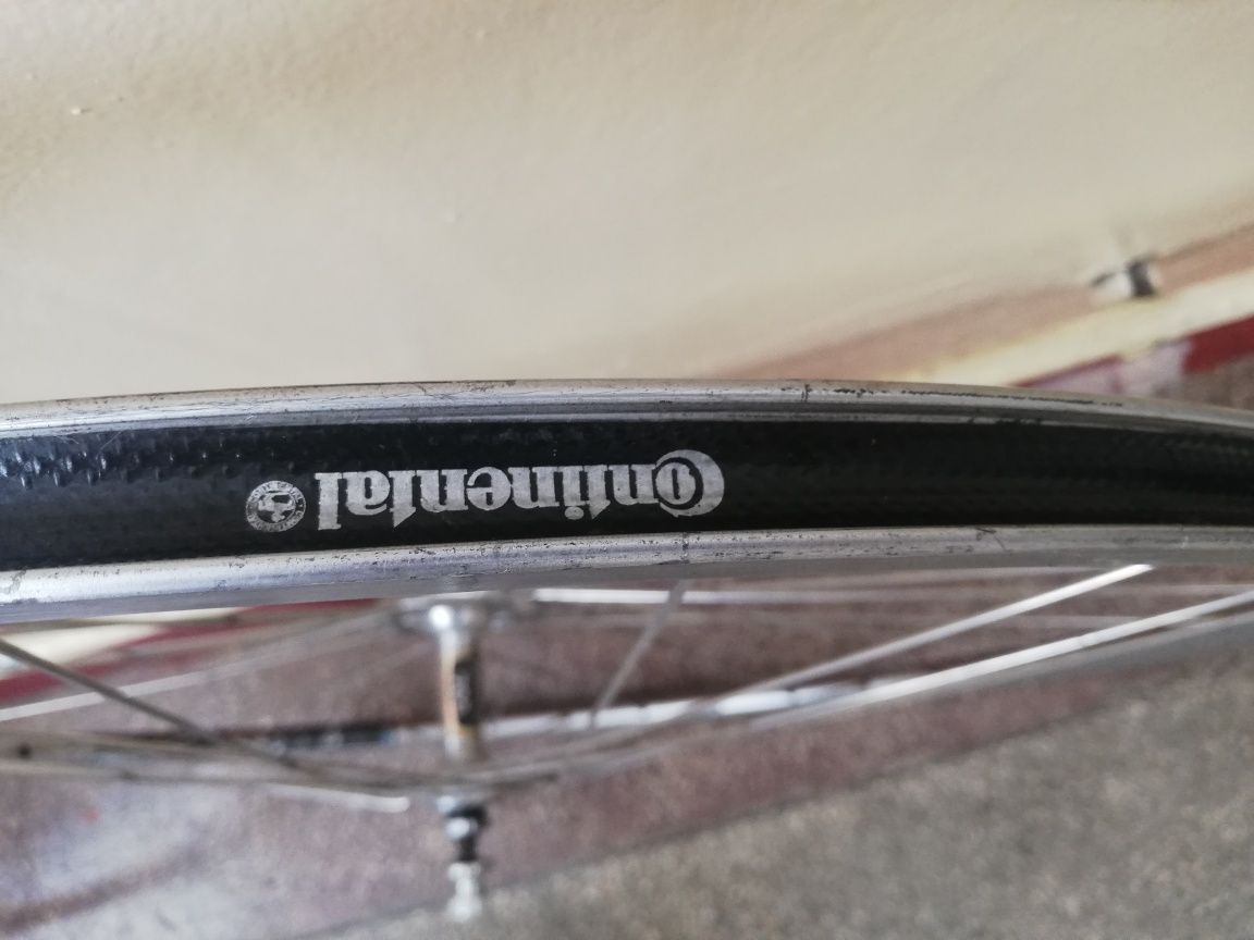 Vând jenti bicicleta