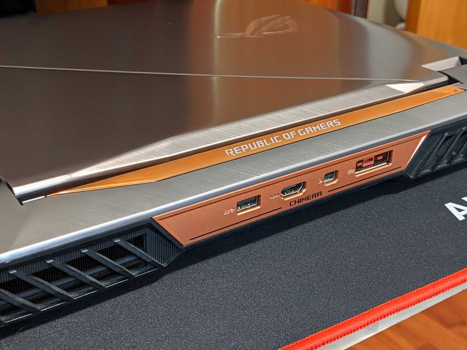 Asus ROG G703VI - GTX 1080, i7 7700HQ, 16GB DDR4, 256gb SSD, 1tb SSHD