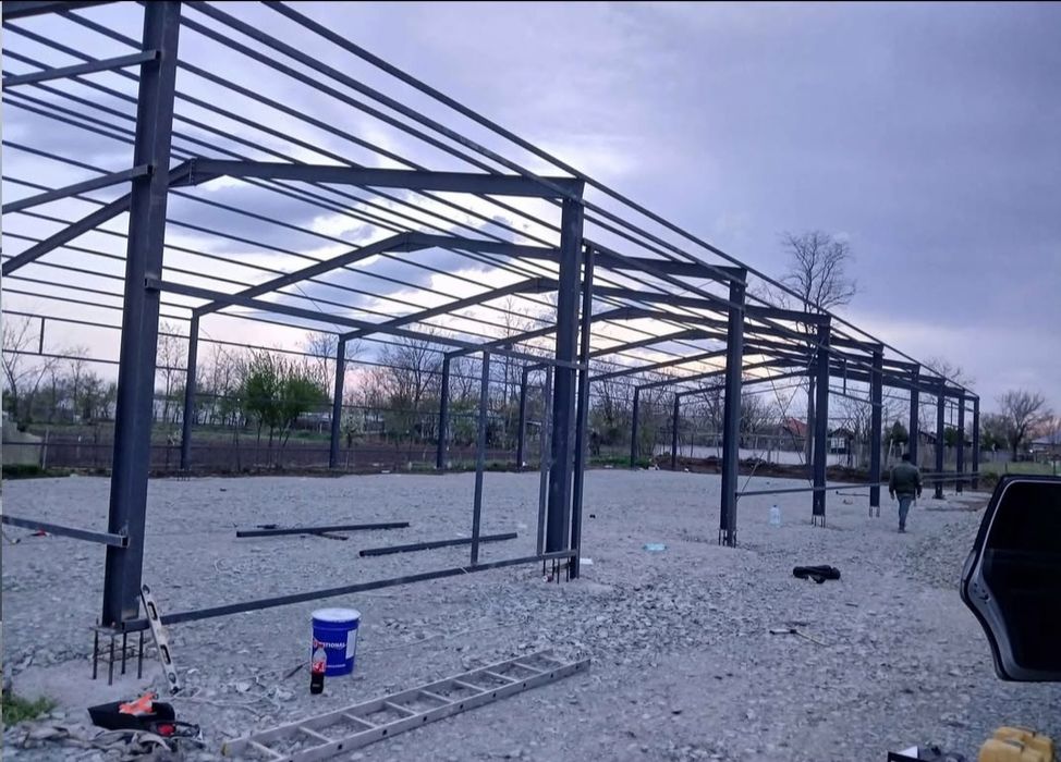 Confectionam structuri de hale metalice !
La cerere sau după proiect f