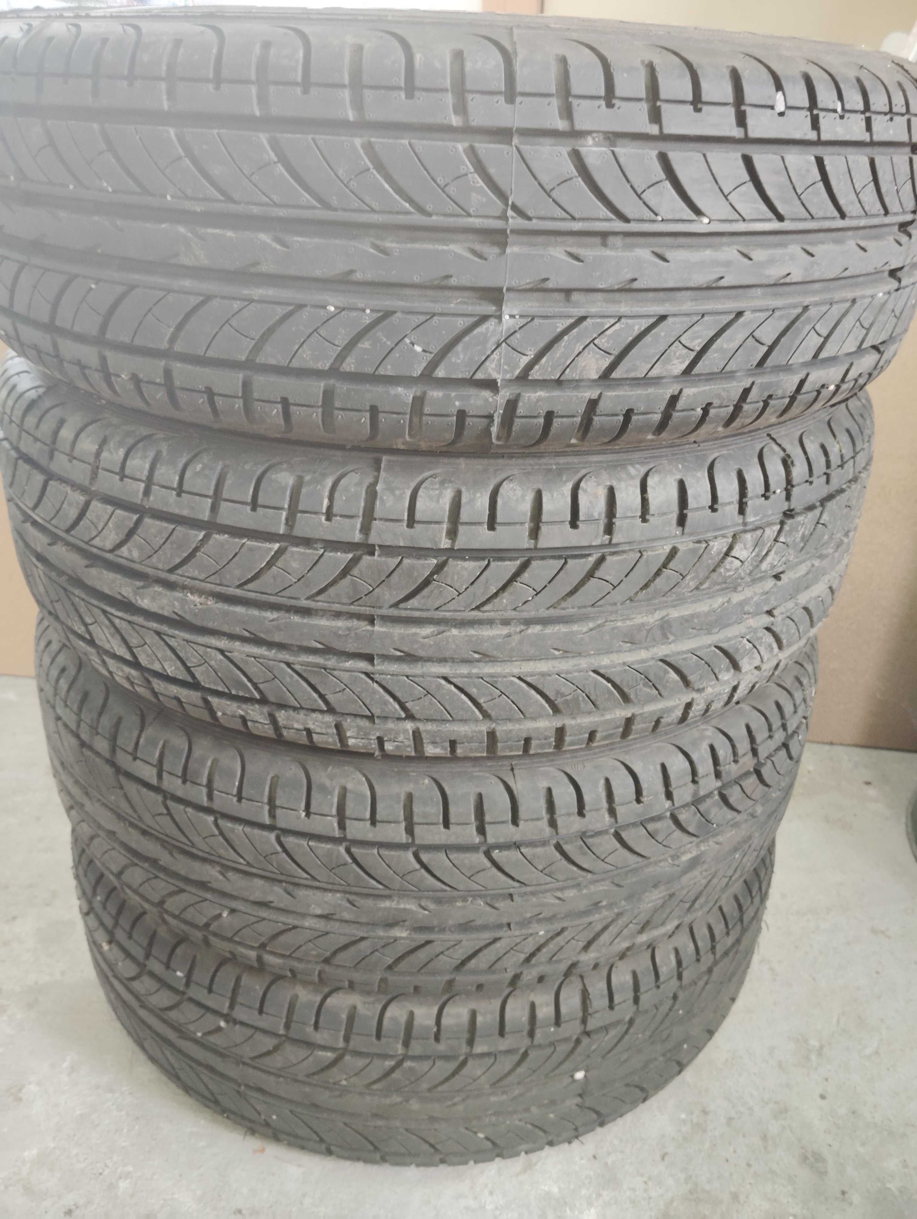 Vând cauciucuri de vara 195/65/R15 91H