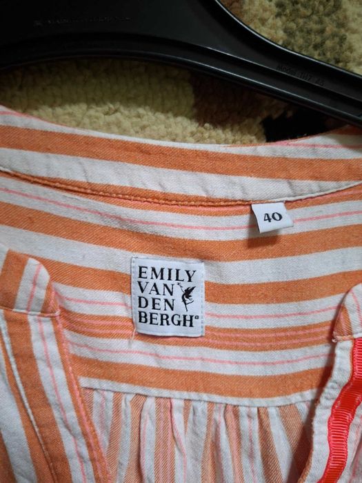 Top Emily Van Den Bergh