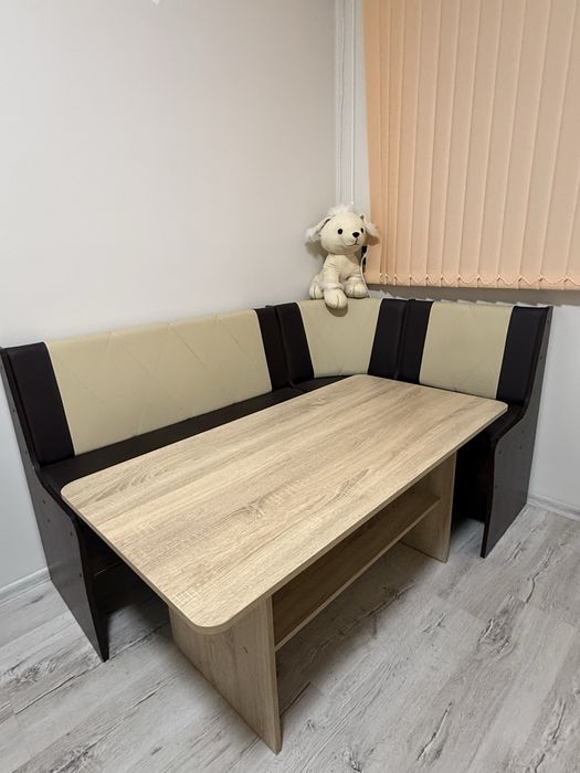 Комплект маса и диван