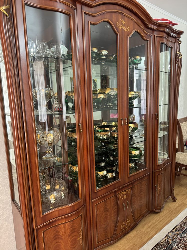 Продам классический мебель