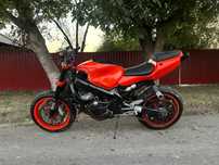 motocicleta  honda cbr F4i modificata de stunt