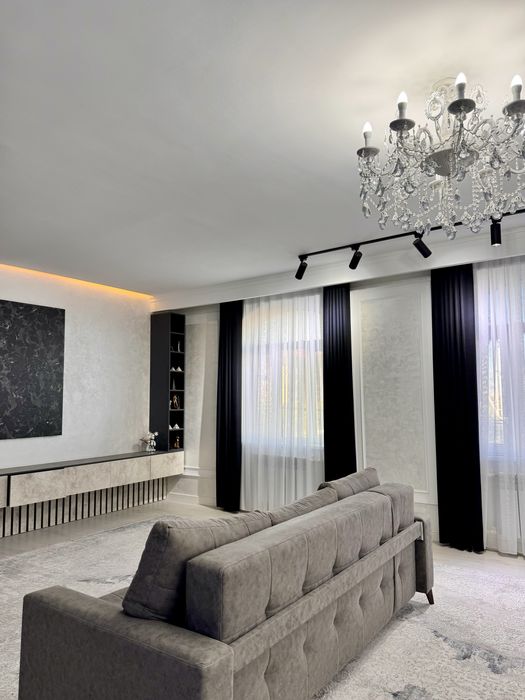 Люкс даражада таъмирланган 2 қаватли ховли Навоий шаҳрида сотилади