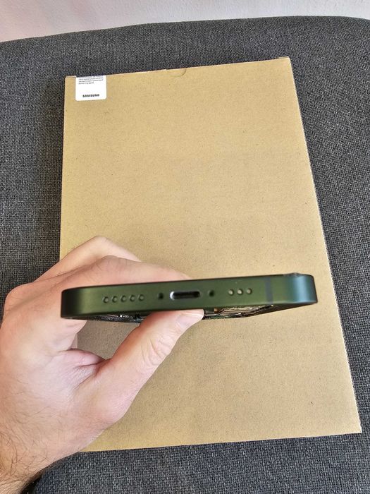 Carcasa iPhone 13 Green  Originala 299 lei