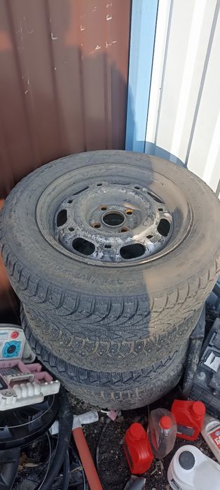 Продам срочно резину с дисками