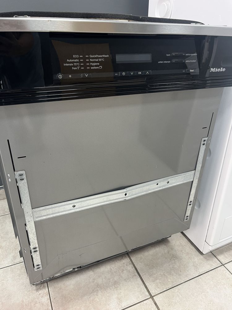 MIELE G6825 XXL sci миялна за полувграждане AutoOpen/24 м гаранция