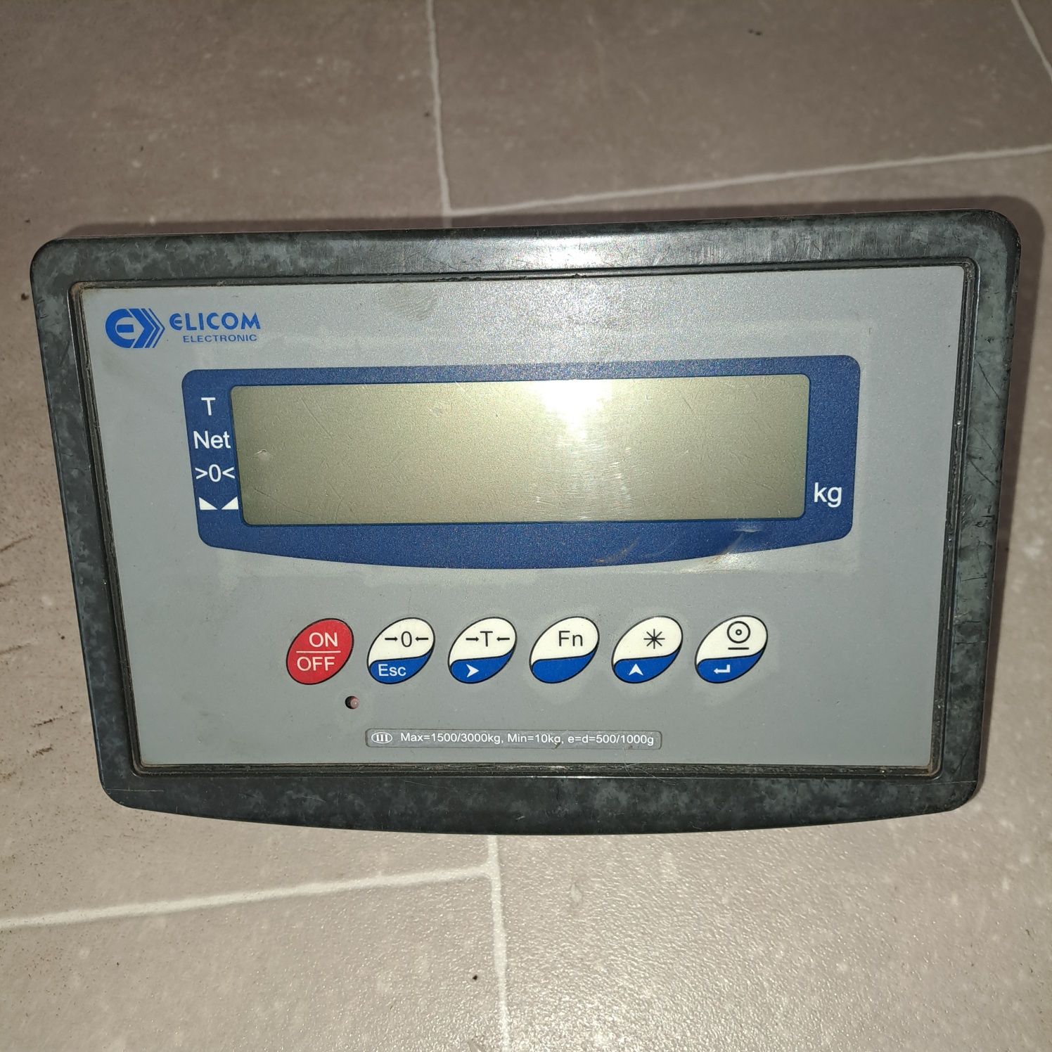 Електронна везна 1.50см. на 1.50см. 3тона