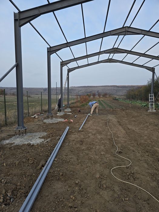 Vand profile metalice pentru construirea hale metalice 10x10