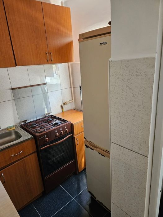 Inchiriez garsoniera