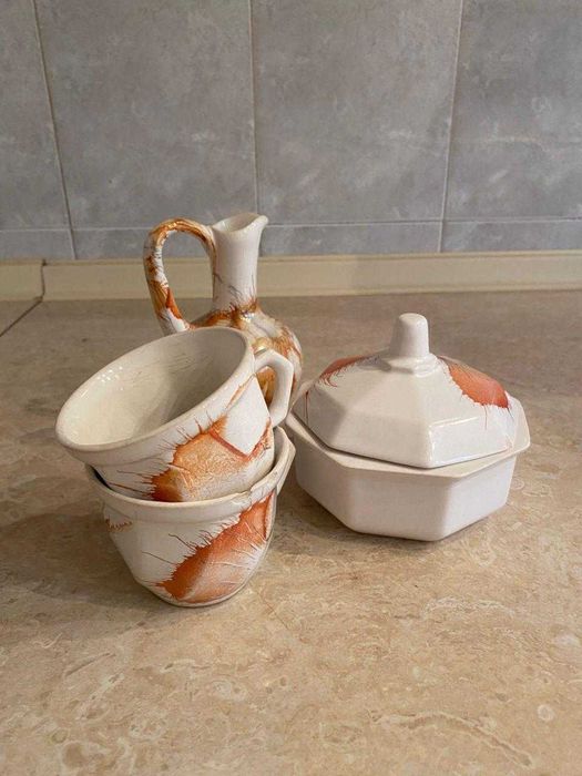 Сет с чаени чаши, чайник, каничка, захарница