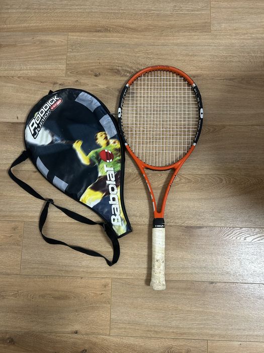 Продавам сак за тенис  и три ракети