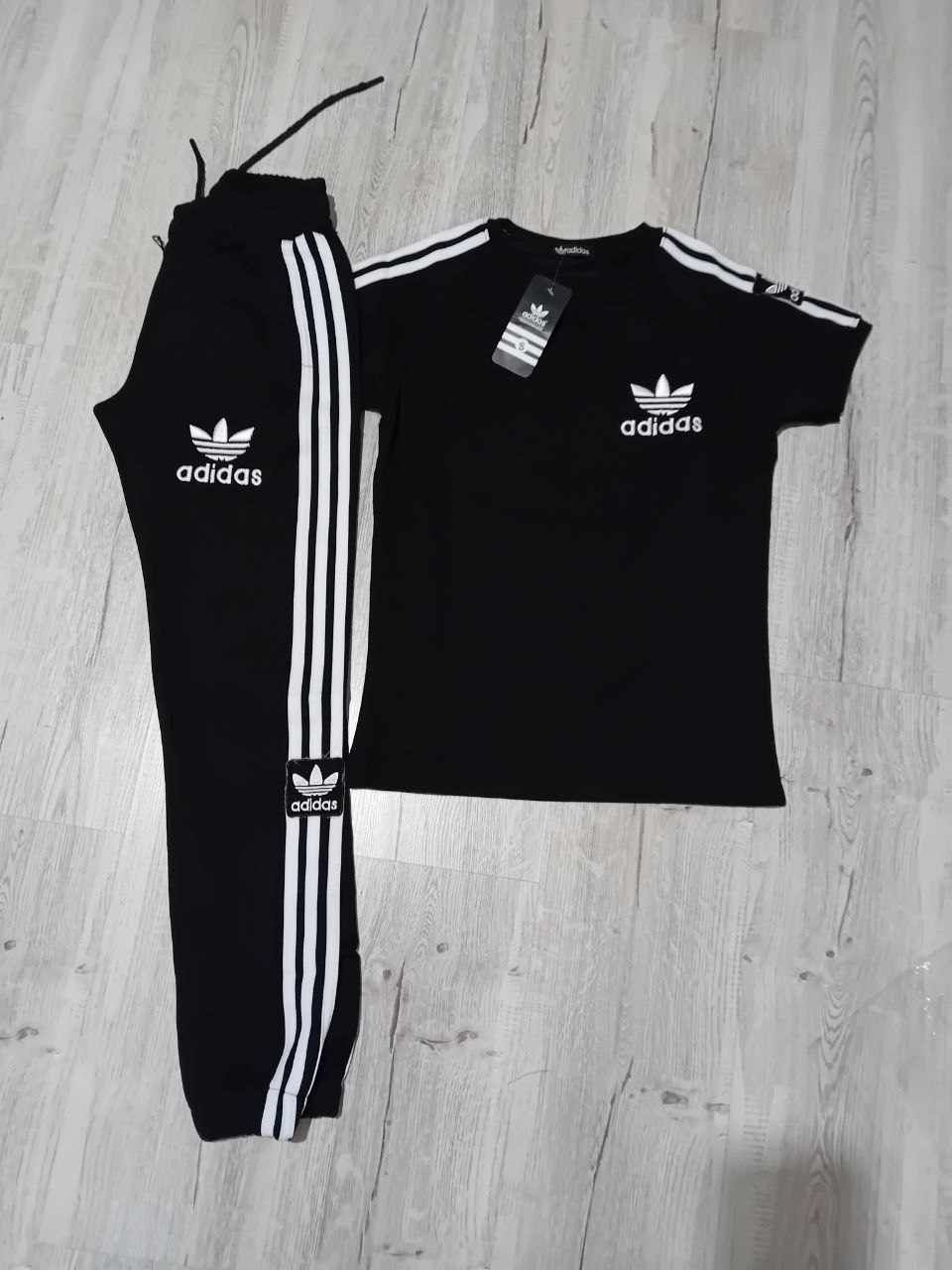 Compleuri dama Adidas