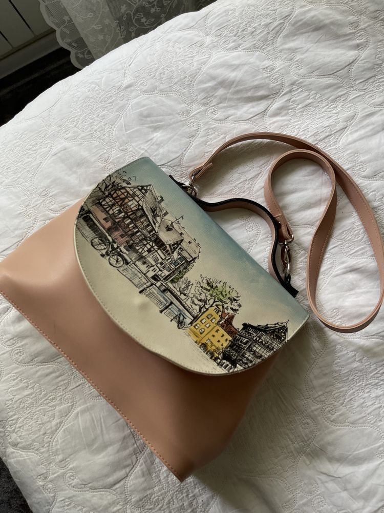Нежная сумочка с росписью