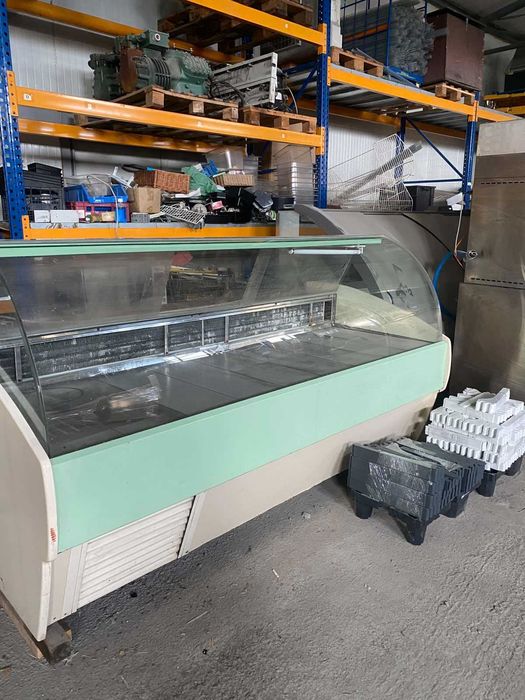 Хладилна витрина плюсова