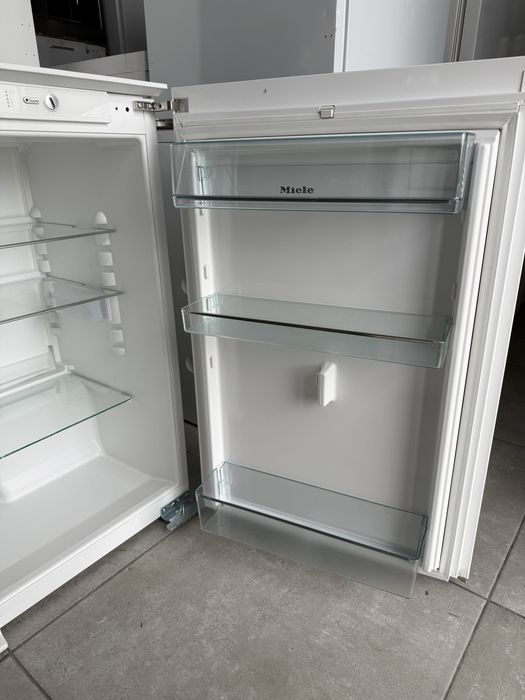 Малък хладилник Миеле за вграждане