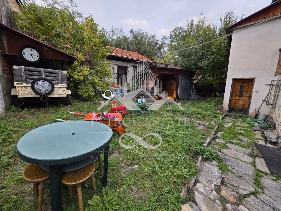 Къща в Пазарджик, област-гр.Батак площ 242 цена 81999