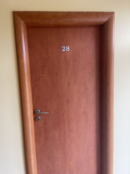 Usi de interior cu toc cu tot