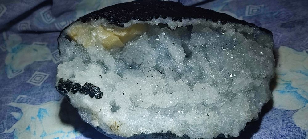 Кристали парчета Геоди от Родопите