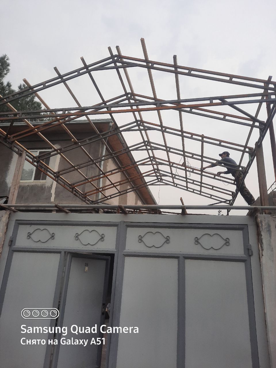 Дарвоза Варота  сотилади