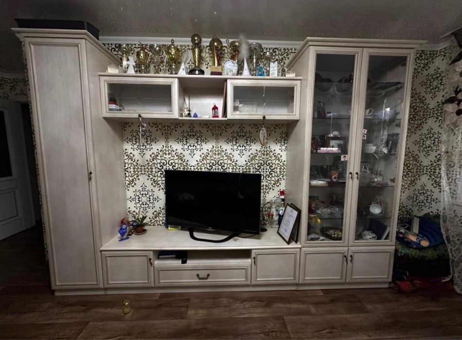 Продам стенку в зал