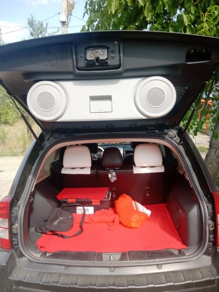 Vând jepp compass