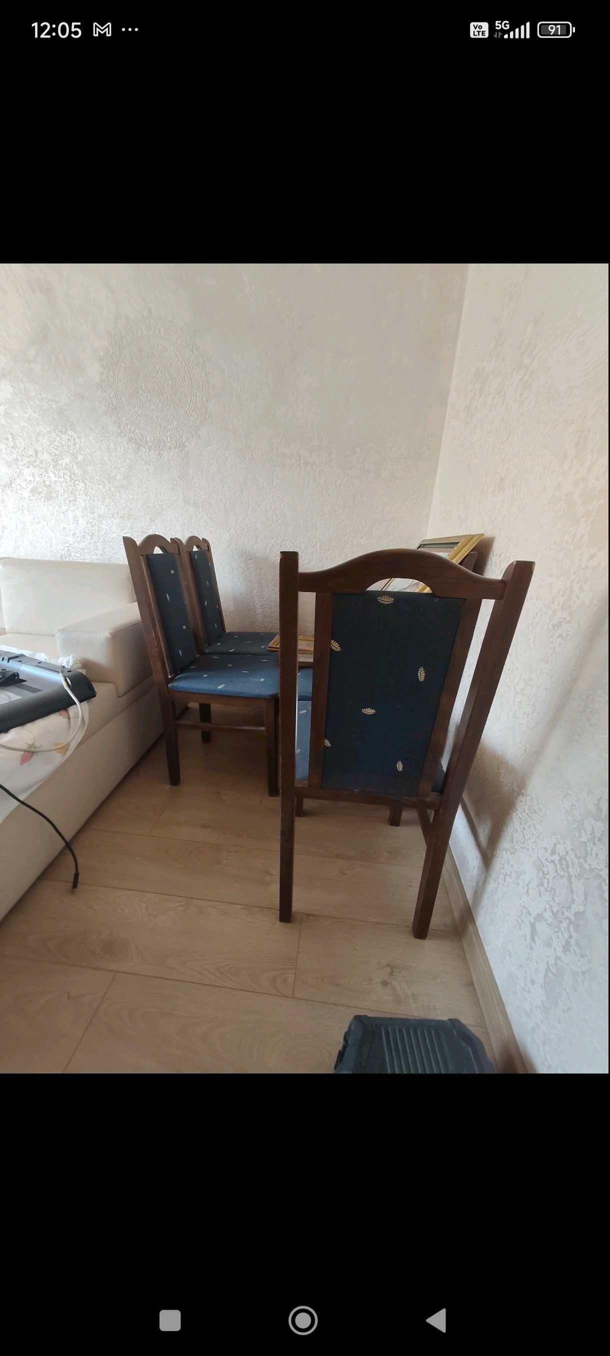 Трапезни столове