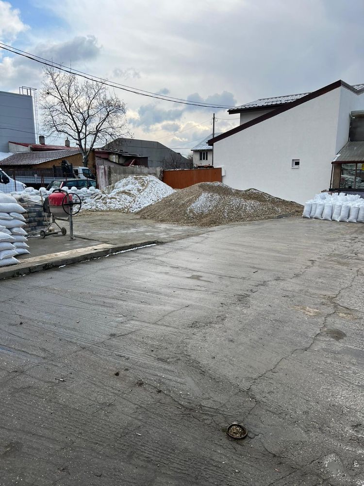 nisip pietres  margarita pamant vegetal la saci