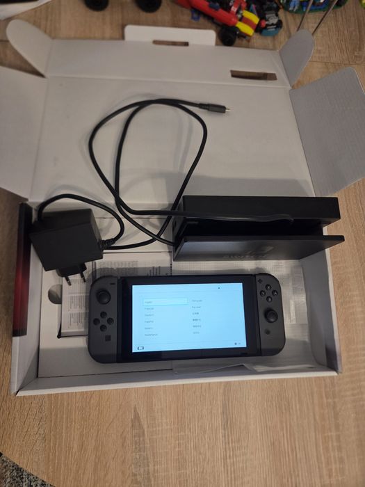 Vând consolă Nintendo Switch