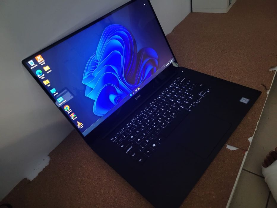 Laptop Dell XPS 15 9560