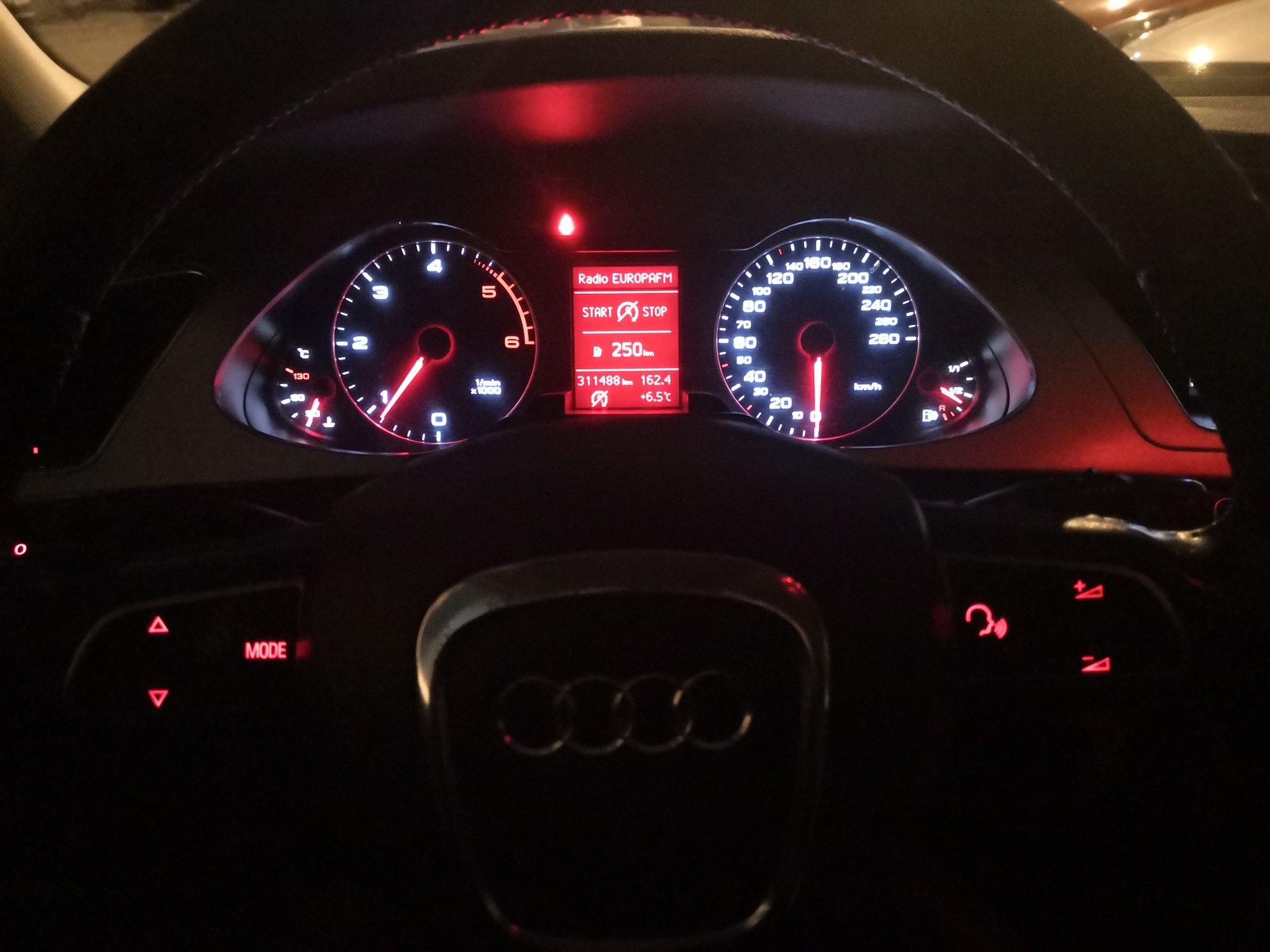 Vând Audi A4 B8 2011