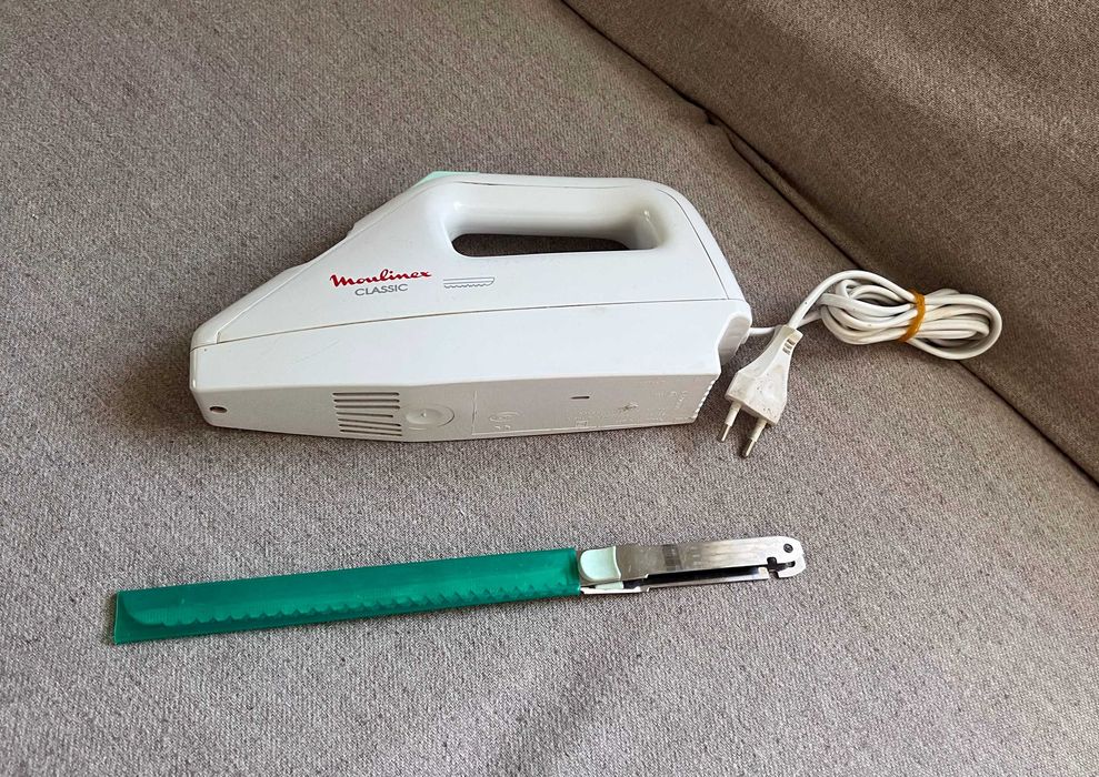 Cuțit electric Moulinex Classic tip 859, 220-240V 100W, aproape nou