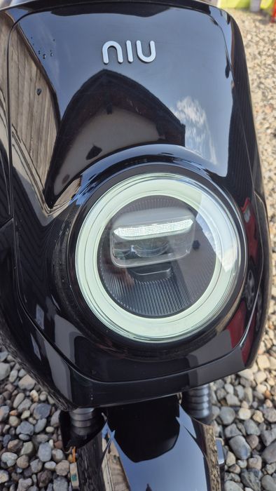 Scuter electric NIU MQI GT sport cu doa baterii.
Motor BOSCH 3kW-puter