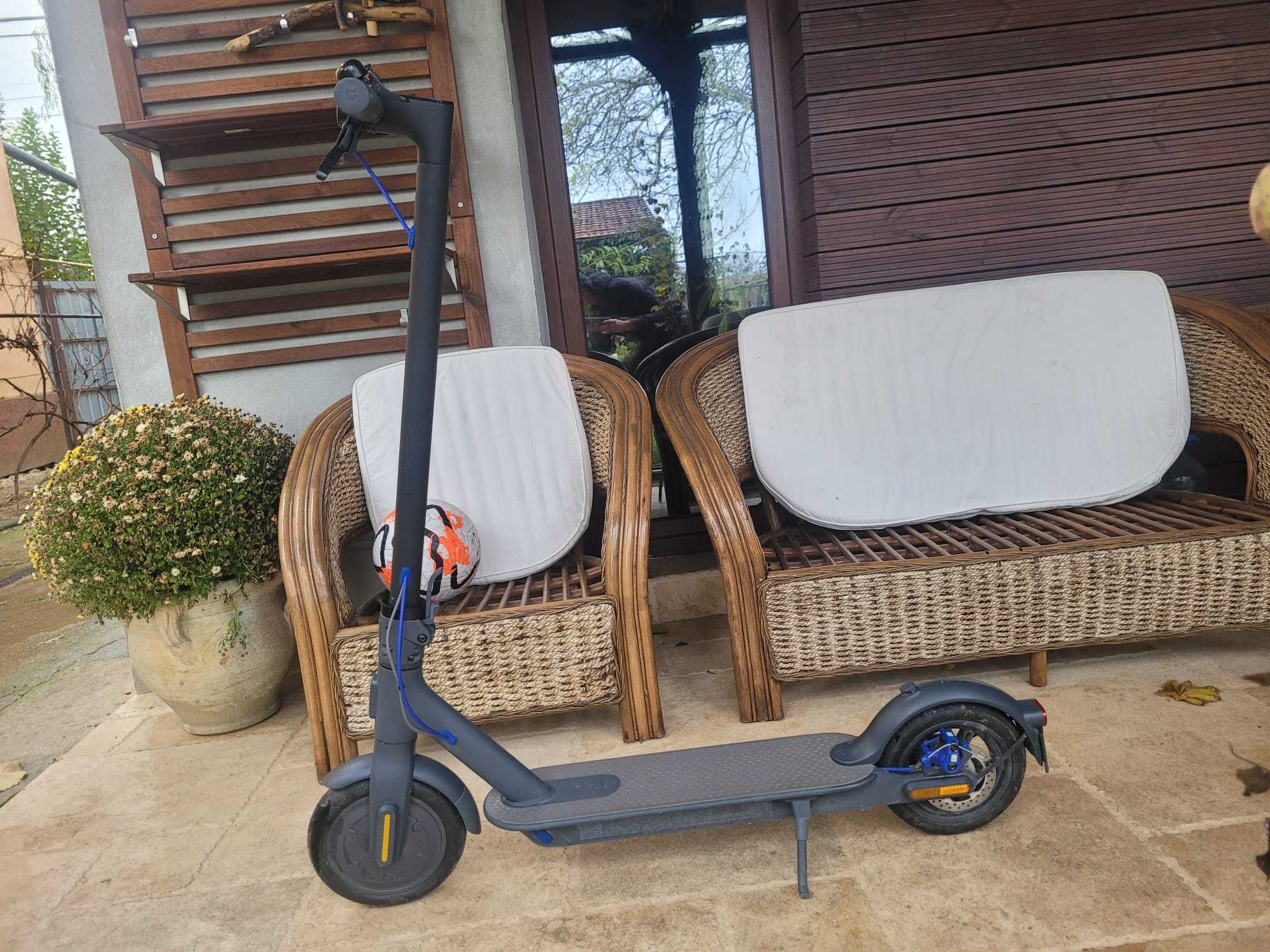 Xiaomi Mi Electric Scooter 3 - Black