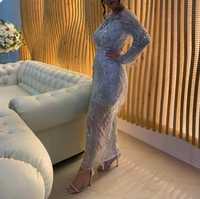 Vând rochie Asos, mărimea S-M, model deosebit!