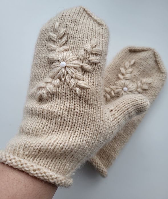 Продам варежки. Пряжа ангора.