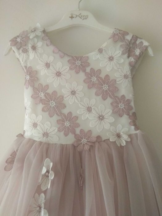 Нарядное детское платье на 7-8 лет