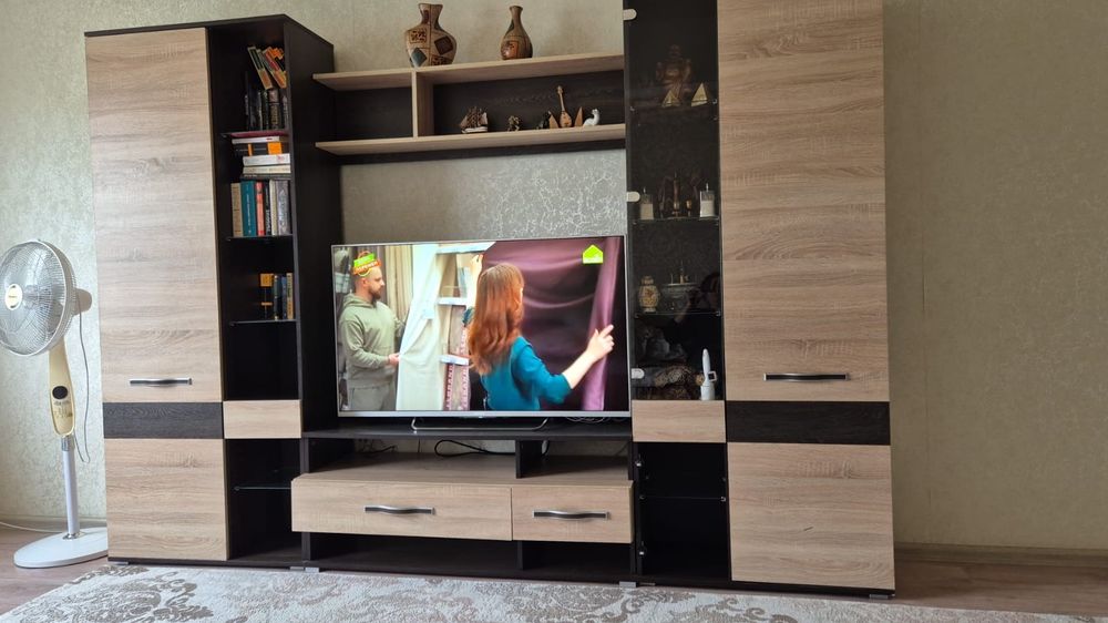 Продам шкаф в зал