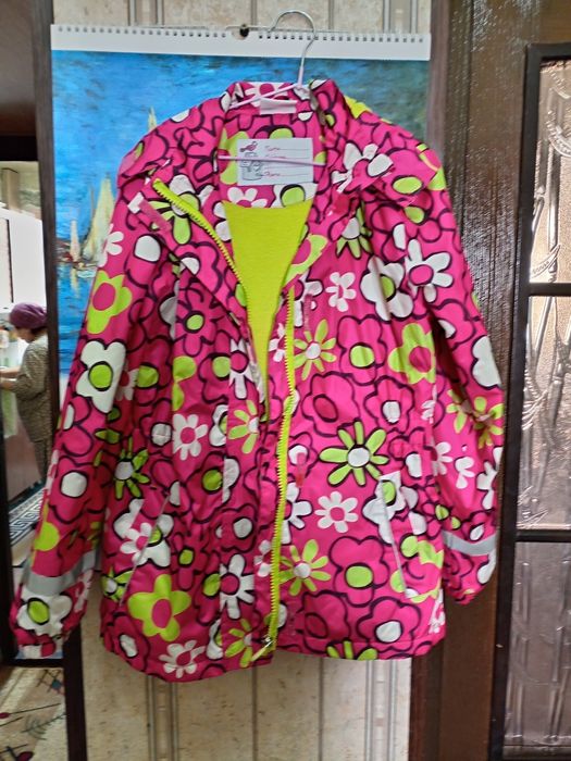 Продаю детскую куртку фирменную