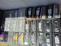 Vând 28 casete video VHS originale Maxell de 240 minute filme actiune